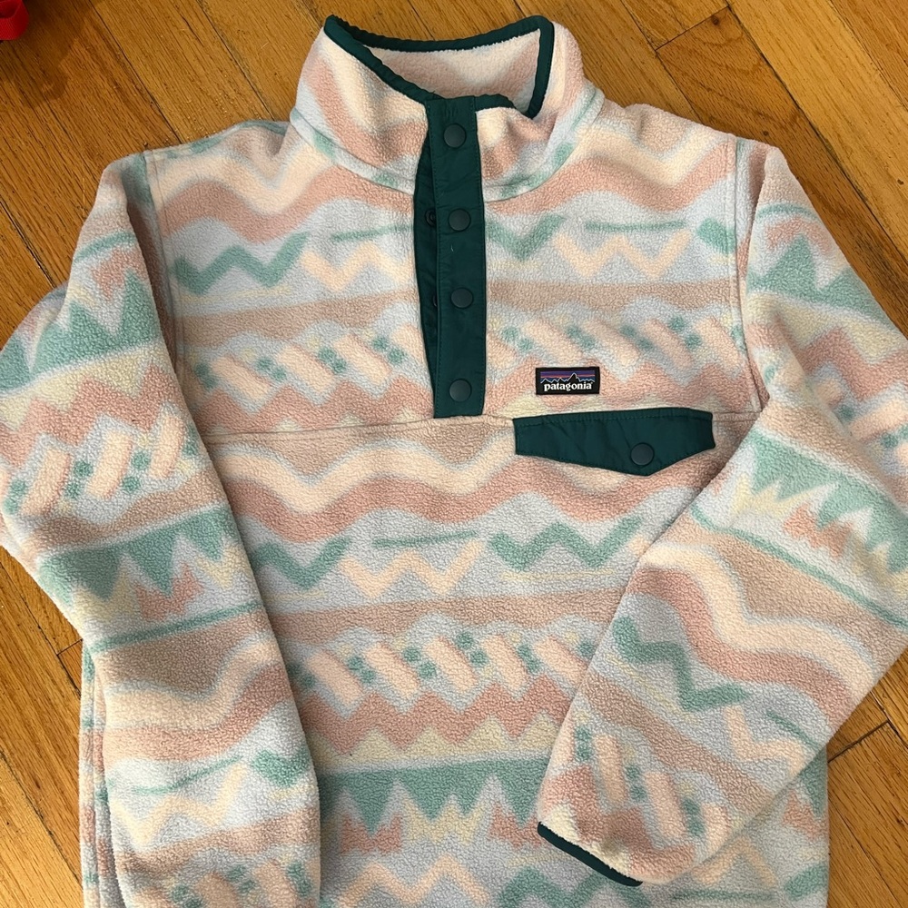 Girls Patagonia pullover